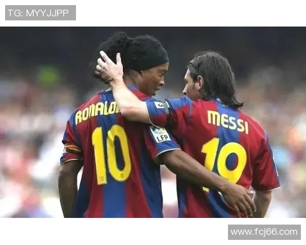 足球明星饮用的小瓶背后的故事与品牌影响力解析 足球明星饮用的小瓶背后的故事与品牌影响力解析